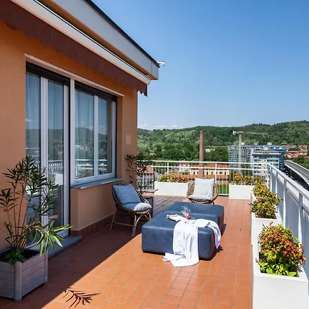 公寓 The Red Penthouse - Leonardo Mxp Maggiore Private Park *