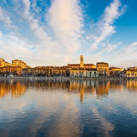 The Red Penthouse - Leonardo Mxp Maggiore Private Park Appartement Sesto Calende