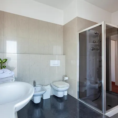 Lejlighed The Red Penthouse - Family With Terrace 2 Bedroom Private Park Sesto Calende
