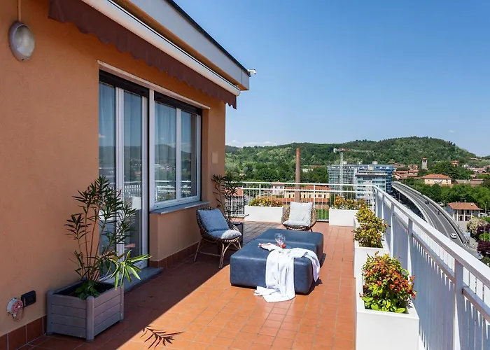 Apartament The Red Penthouse - Leonardo Mxp Maggiore Private Park *