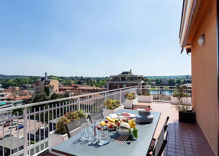 Apartament The Red Penthouse - Leonardo Mxp Maggiore Private Park Sesto Calende