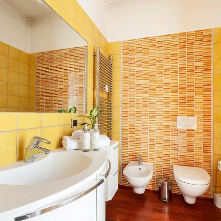 The Red Penthouse - Leonardo Mxp Maggiore Private Park Apartment *