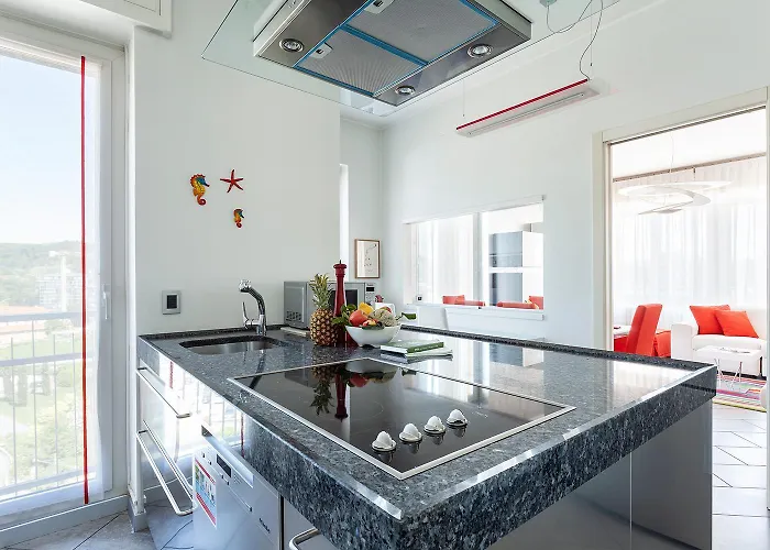 The Red Penthouse - Leonardo Mxp Maggiore Private Park * سيستو كالينْدي